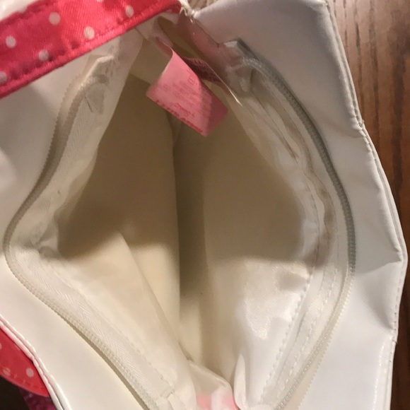 Sanrio Hello Kitty purse: satin pink with white polka dot strap and bow - Picture 5 of 5